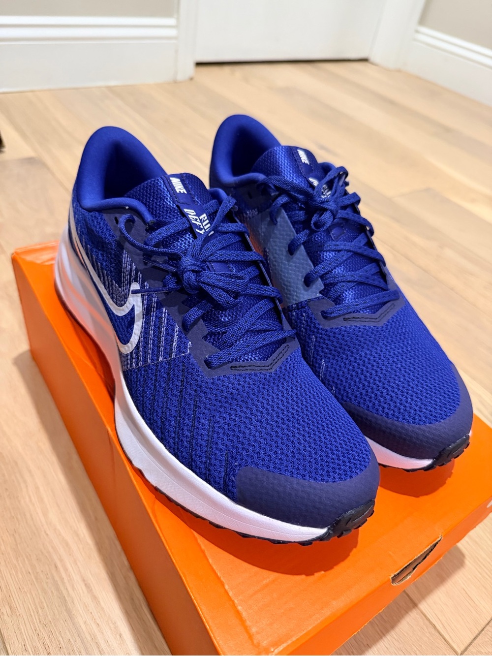 Nike Men's Run Defy size 11 - New In Box!